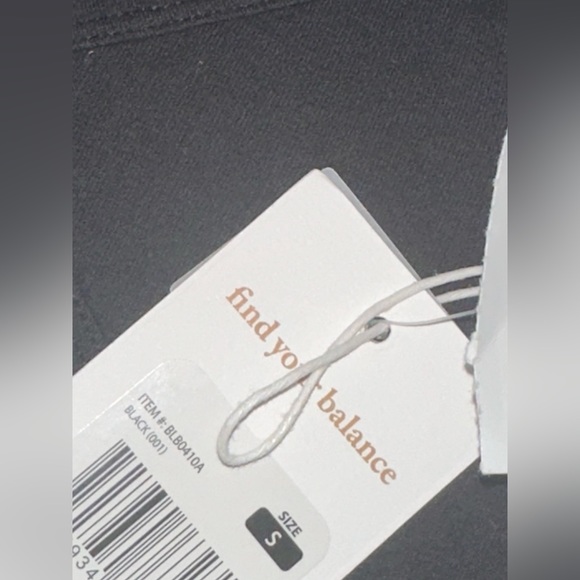 BALANCE COLLECTION - Mid Impact Black “ADA” Sports Bra - Picture 6 of 6